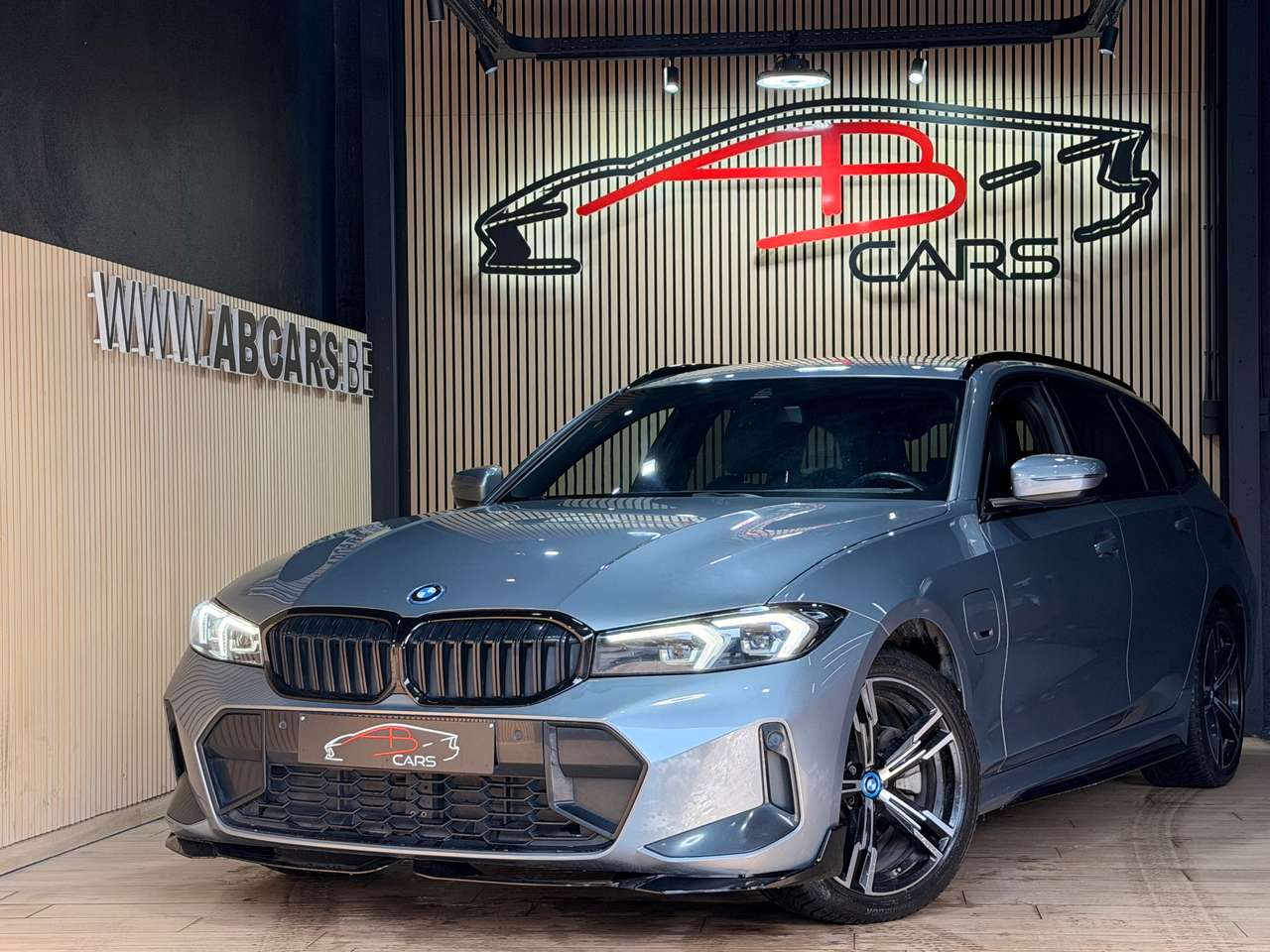 BMW 320